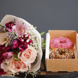 Ramo Petit + 2 Donuts surtidas